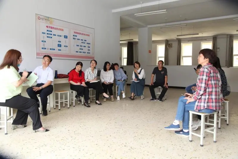聚力師資轉(zhuǎn)型發(fā)展，校企協(xié)同教研教改一一商貿(mào)系開展返校復(fù)課后第一次教研活動(dòng)